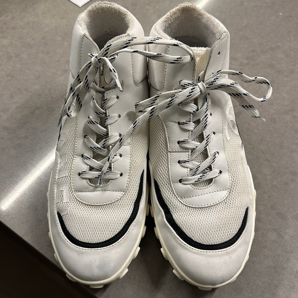 Chanel high top sneakers - Size 39.5 - Picture 2 of 6